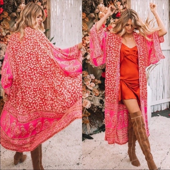 Accessories - 5⭐️Fave! New Pink floral kimono duster